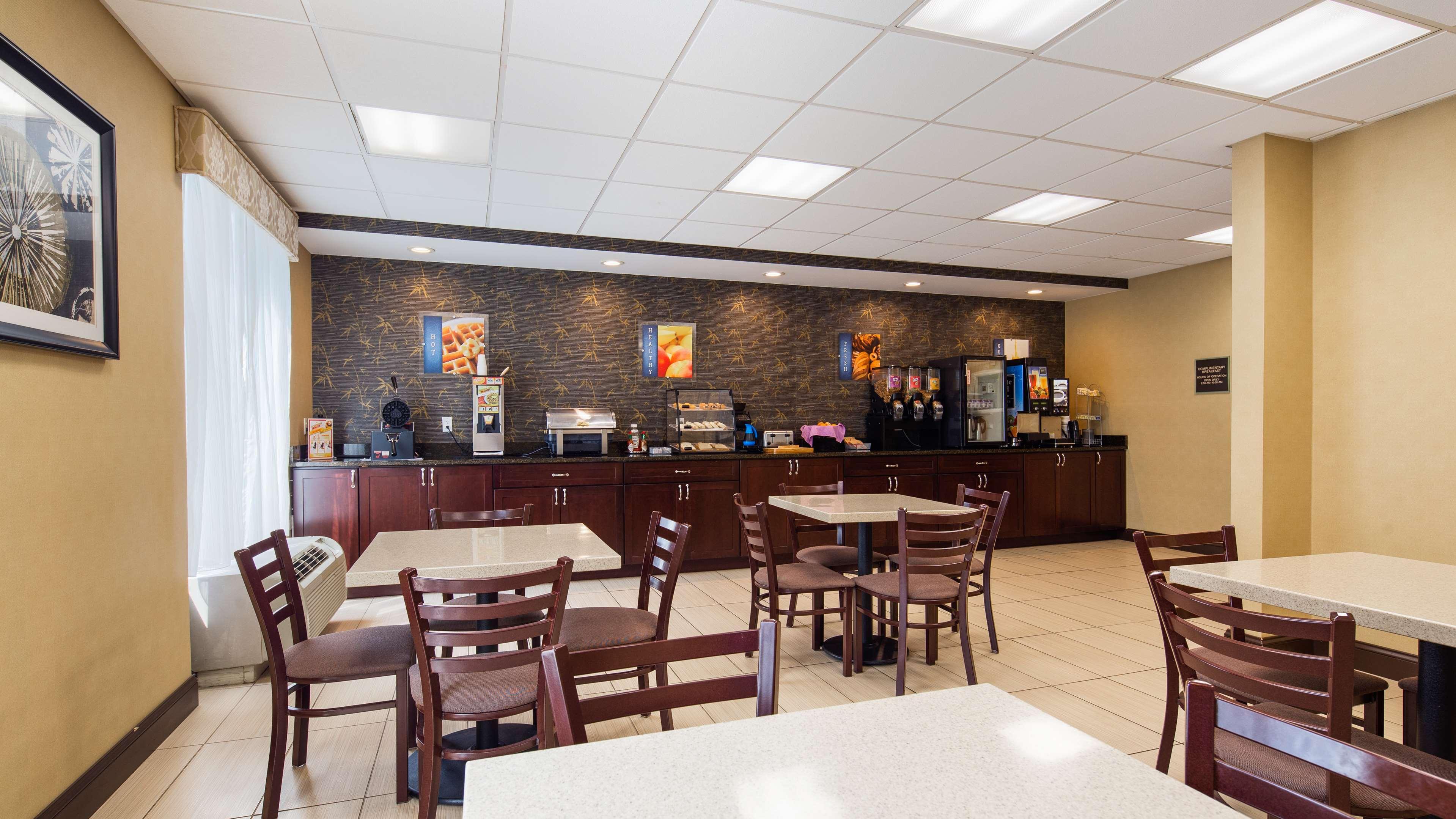 Best Western Springfield West Inn West Springfield Exterior photo