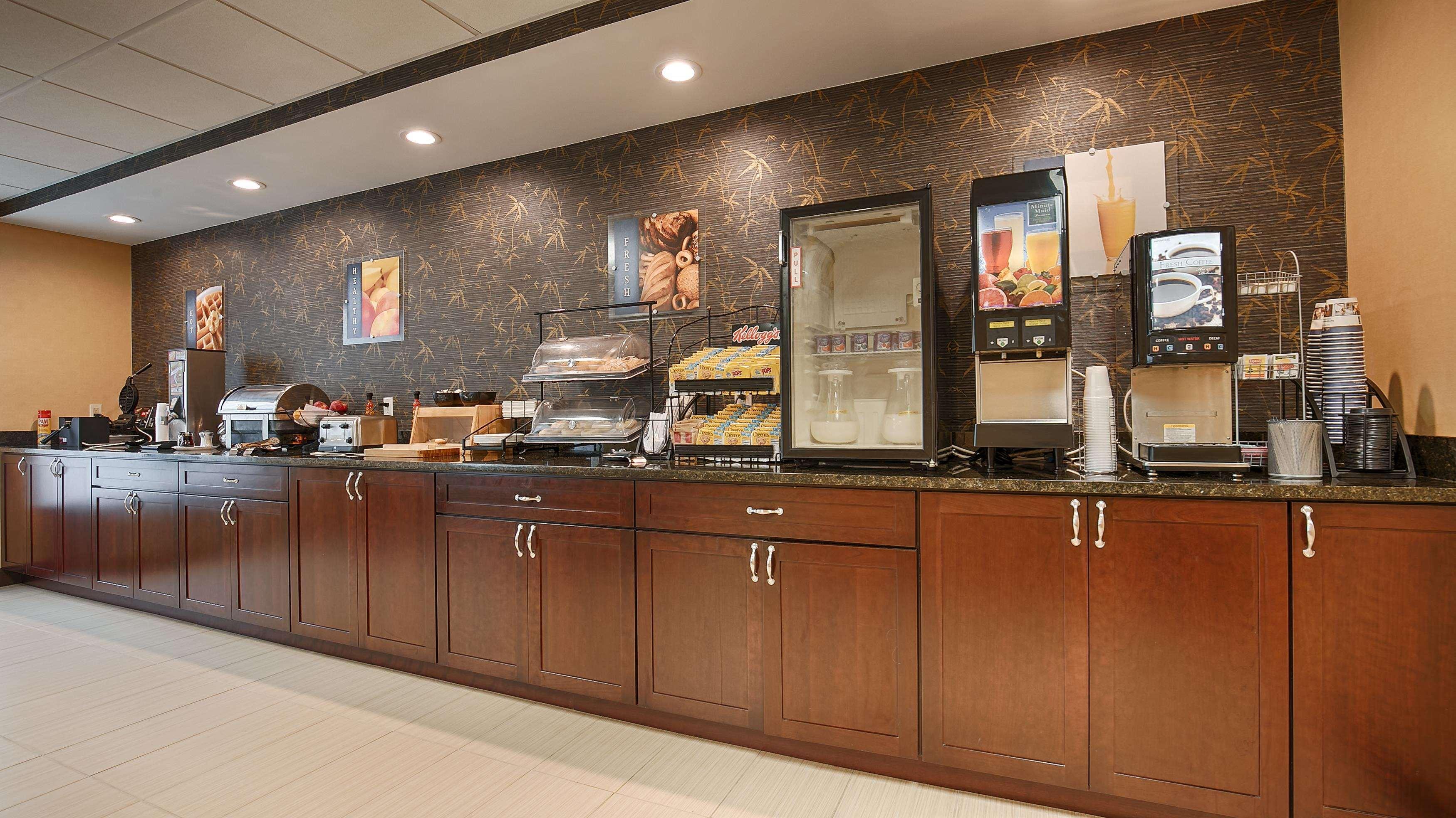 Best Western Springfield West Inn West Springfield Exterior photo